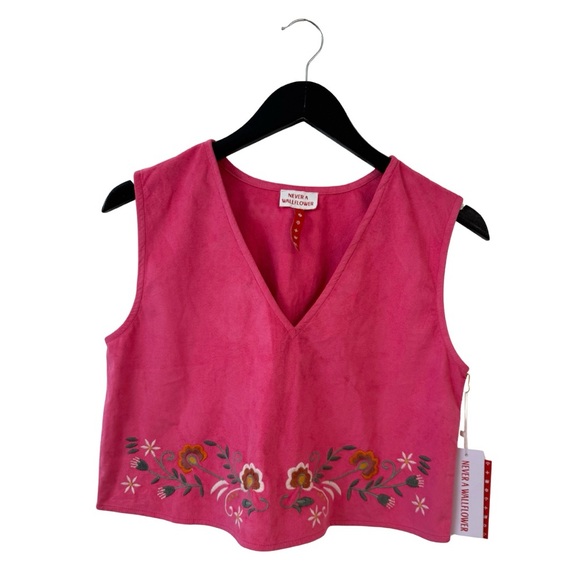 Never A Wallflower Tops - Never a Wallflower NWT XS‎ Embroidered Deep V-Neck Cropped Tank Pink Sleeveless